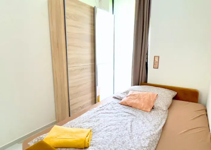 Luxury In I Almadi Lux Iv - Velvet Oak